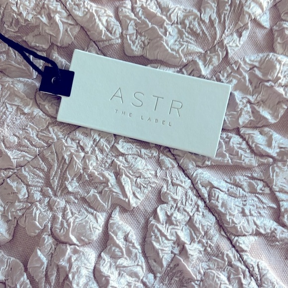 NEW ASTR THE LABEL- JACQUARD mini dress - Picture 10 of 11